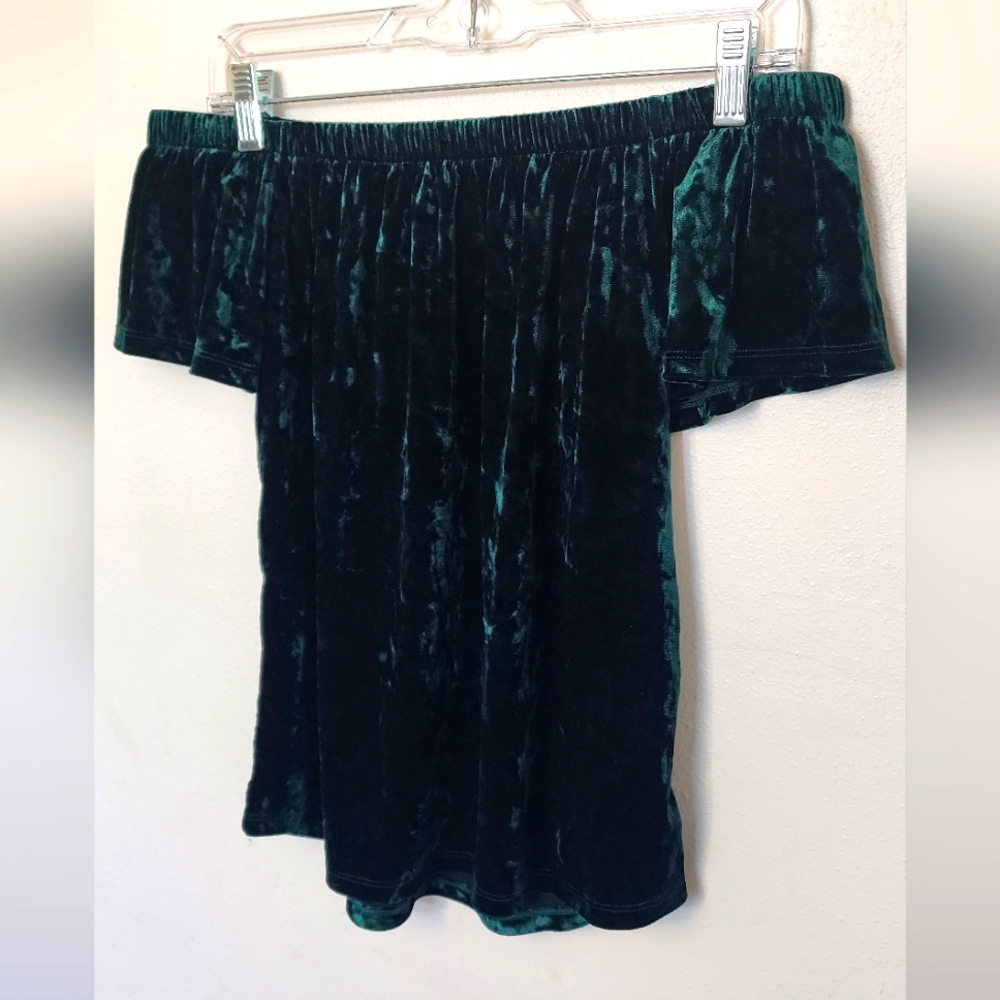 Socialite velvet off shoulder top